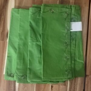 Green Embroidered Napkin Set